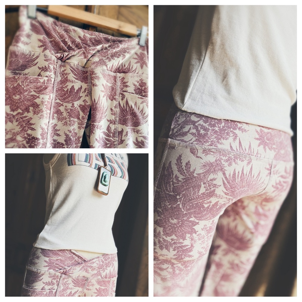Chaser Vintage Floral Crop Leggings - Mauve Wine - NWT - Size Small - Picture 4 of 10